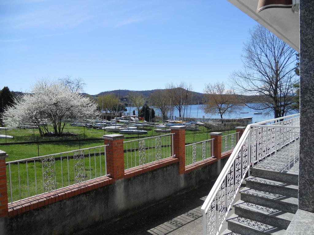 ヴィヴェローネIl Giardino Sul Lagoアパートメント エクステリア 写真